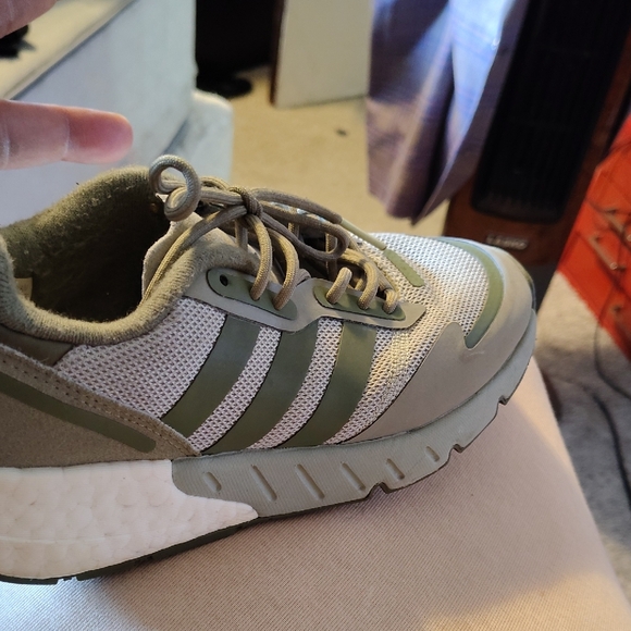 Adidas Questar Flow “Sage/White” Men’s Running-Style Sneakers – Size 6.5 Ladys - Picture 1 of 7